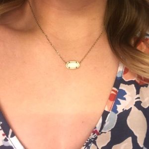 Kendra Scott necklace